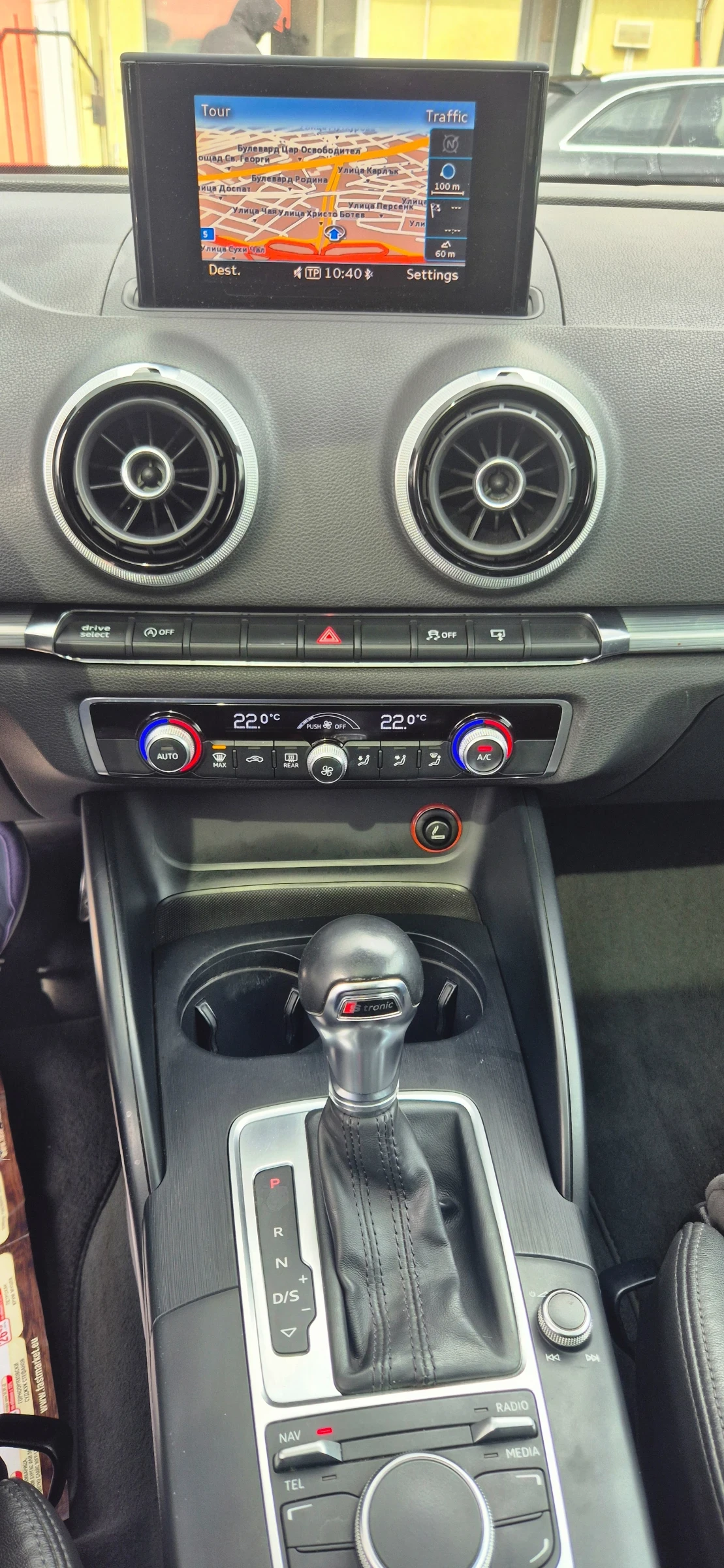 Audi A3 2.0TDI* 184KC* АВТОМАТ* НАВИ* ЛЕД, снимка 8 - Автомобили и джипове - 53912427