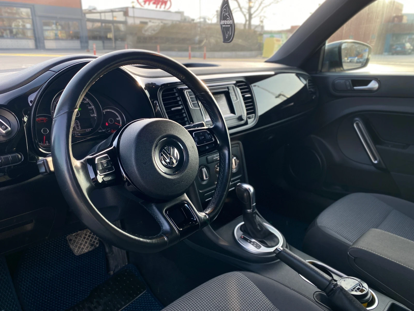 VW New beetle, снимка 7 - Автомобили и джипове - 54032628