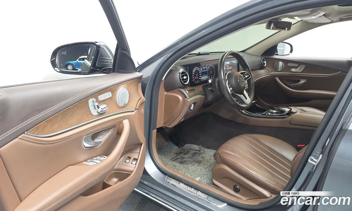 Mercedes-Benz E 300 * BURMESTER * HEAD-UP * 360, снимка 10 - Автомобили и джипове - 54370937