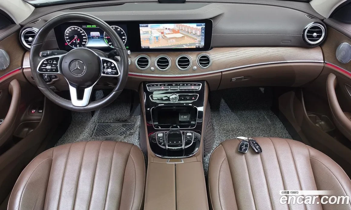 Mercedes-Benz E 300 * BURMESTER * HEAD-UP * 360, снимка 7 - Автомобили и джипове - 54370937