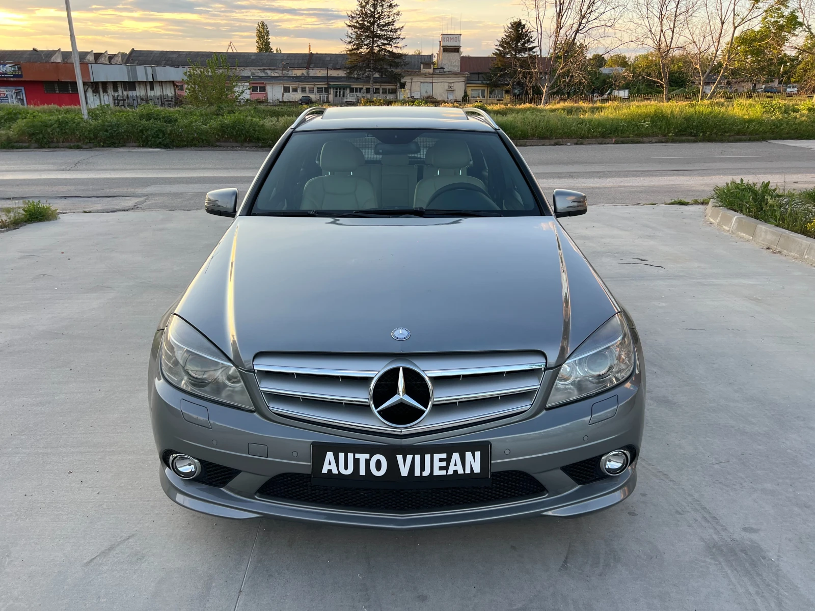 Mercedes-Benz C 350 AMG изпълнение!-224кс-4х4, снимка 2 - Автомобили и джипове - 54541410