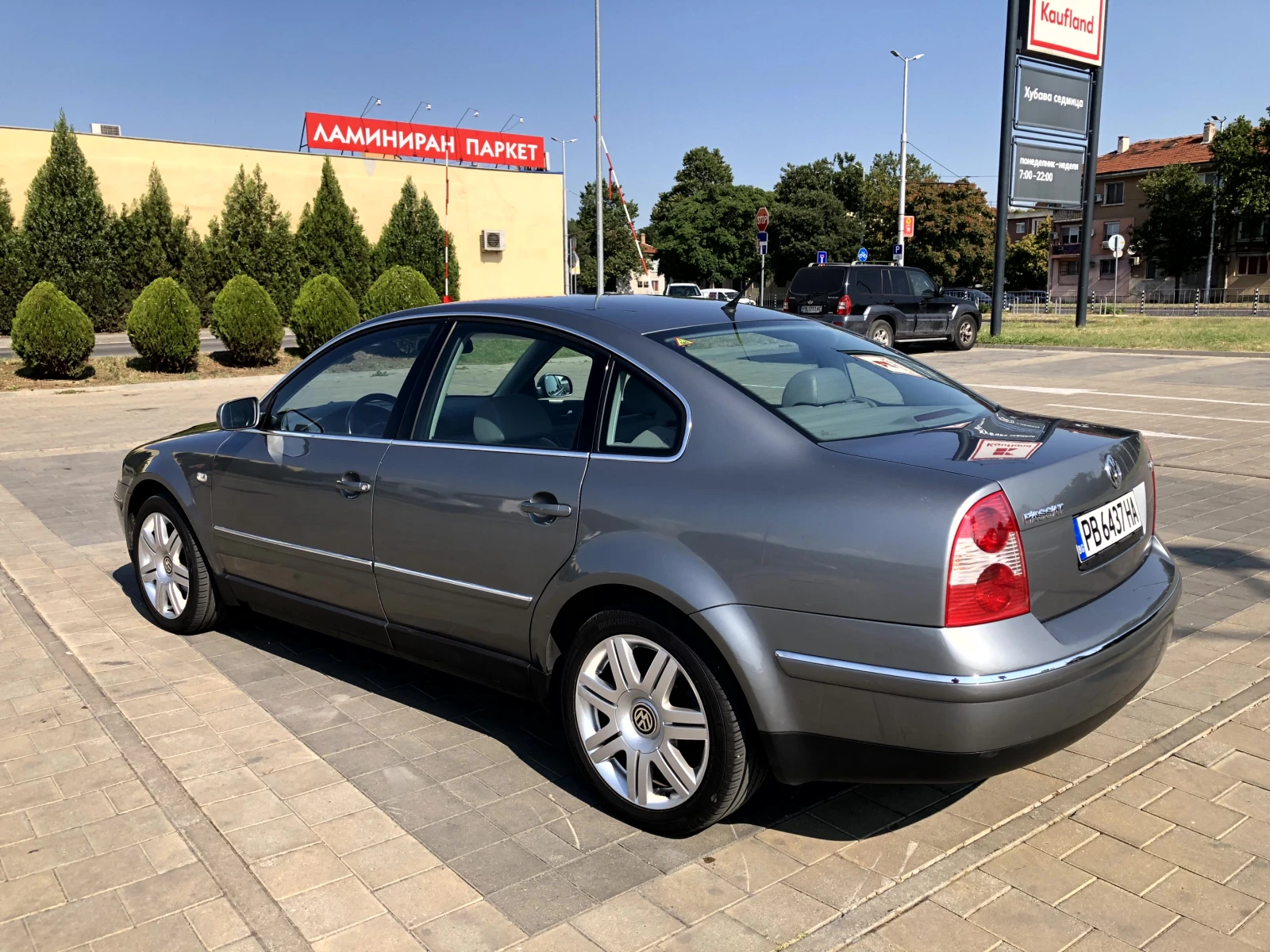 VW Passat HighLine 1.8T, снимка 4 - Автомобили и джипове - 54728083