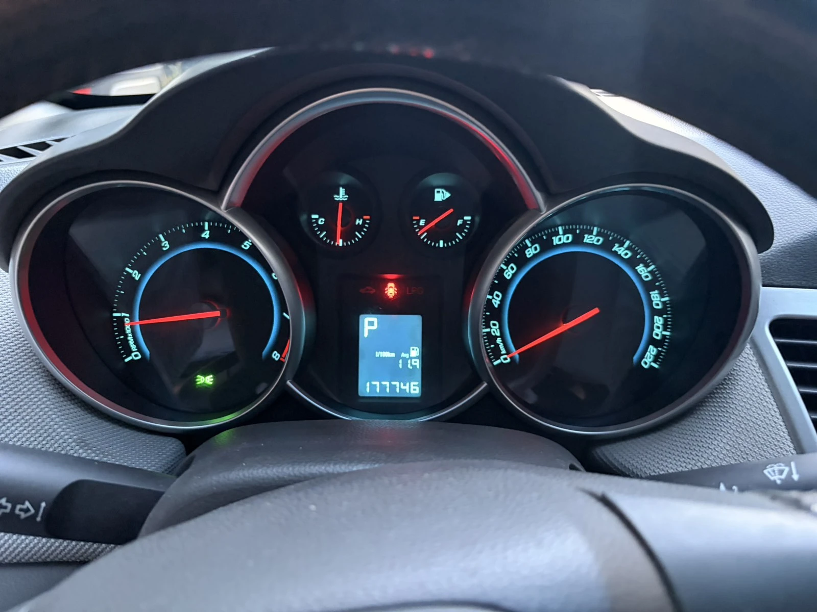 Chevrolet Cruze, снимка 13 - Автомобили и джипове - 54921889