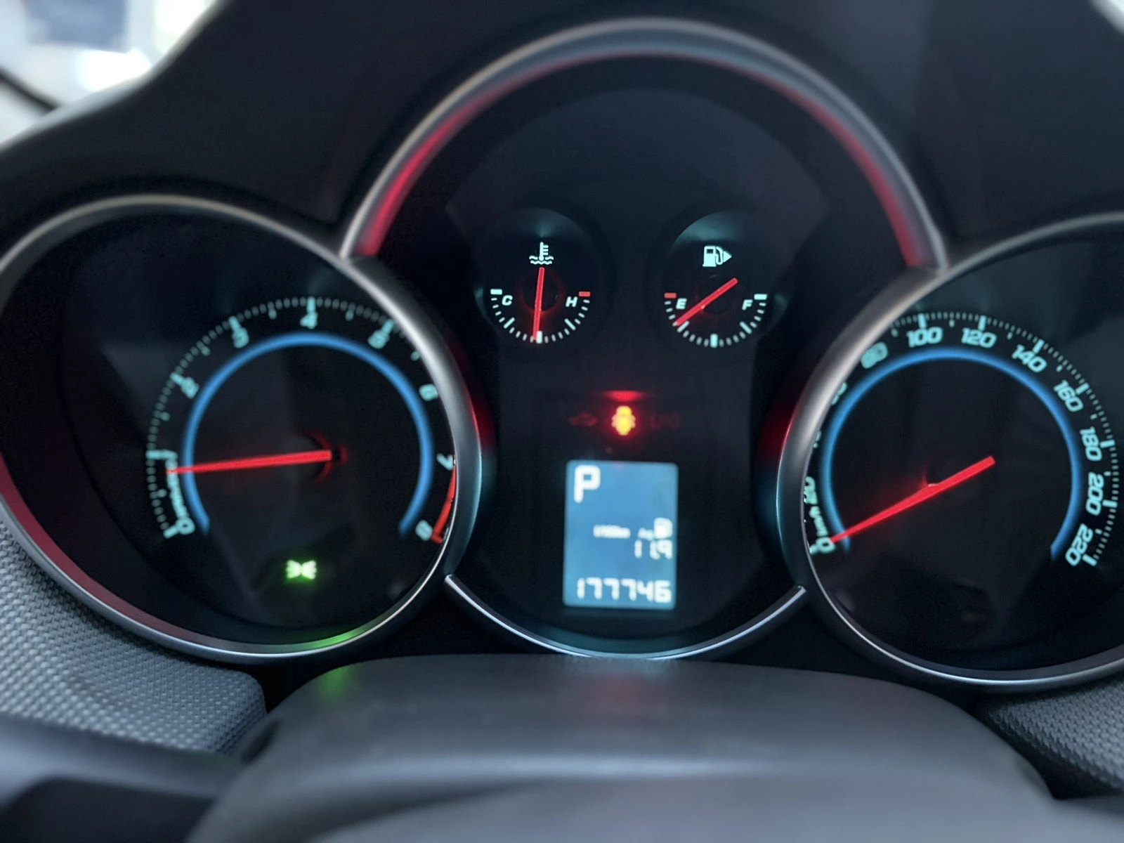 Chevrolet Cruze, снимка 8 - Автомобили и джипове - 54921889