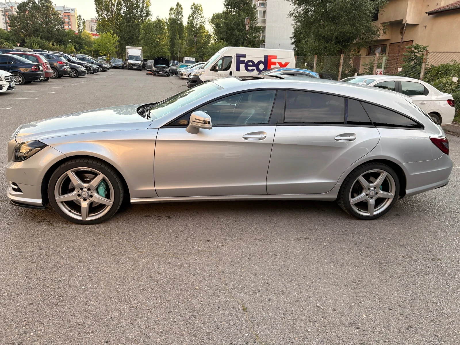 Mercedes-Benz CLS 350 4MATIC AMG Shooting Brake, снимка 3 - Автомобили и джипове - 55157901