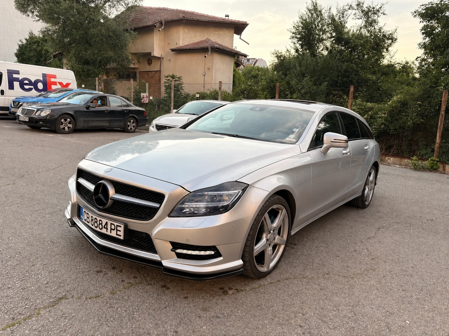 Mercedes-Benz CLS 350 4MATIC AMG Shooting Brake, снимка 2 - Автомобили и джипове - 55157901