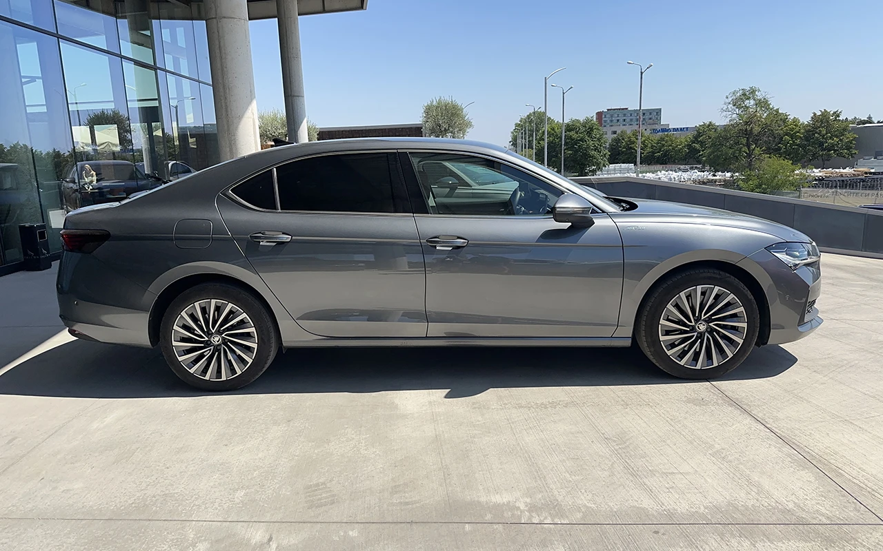 Skoda Superb 2.0 TSI 4X4 Laurin & Klement, снимка 2 - Автомобили и джипове - 55739171