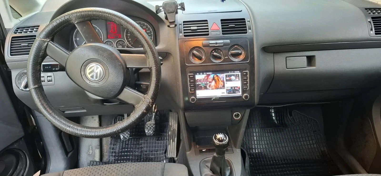 VW Touran 1.9 TDI 105HP, снимка 9 - Автомобили и джипове - 55896761
