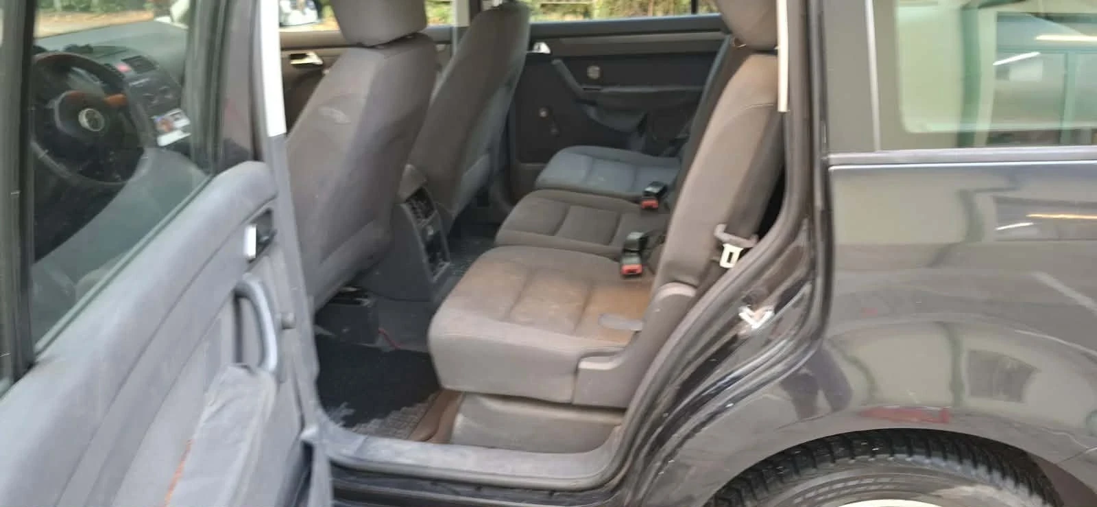 VW Touran 1.9 TDI 105HP, снимка 6 - Автомобили и джипове - 55896761