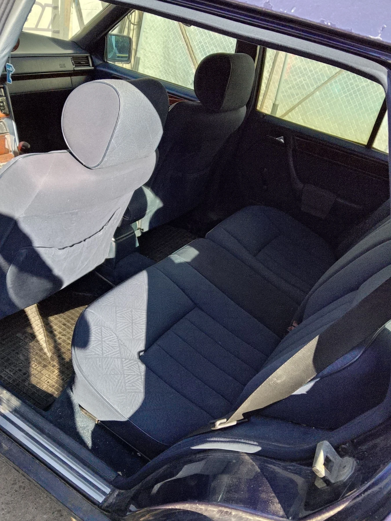 Mercedes-Benz 124 250td, снимка 5 - Автомобили и джипове - 55985543