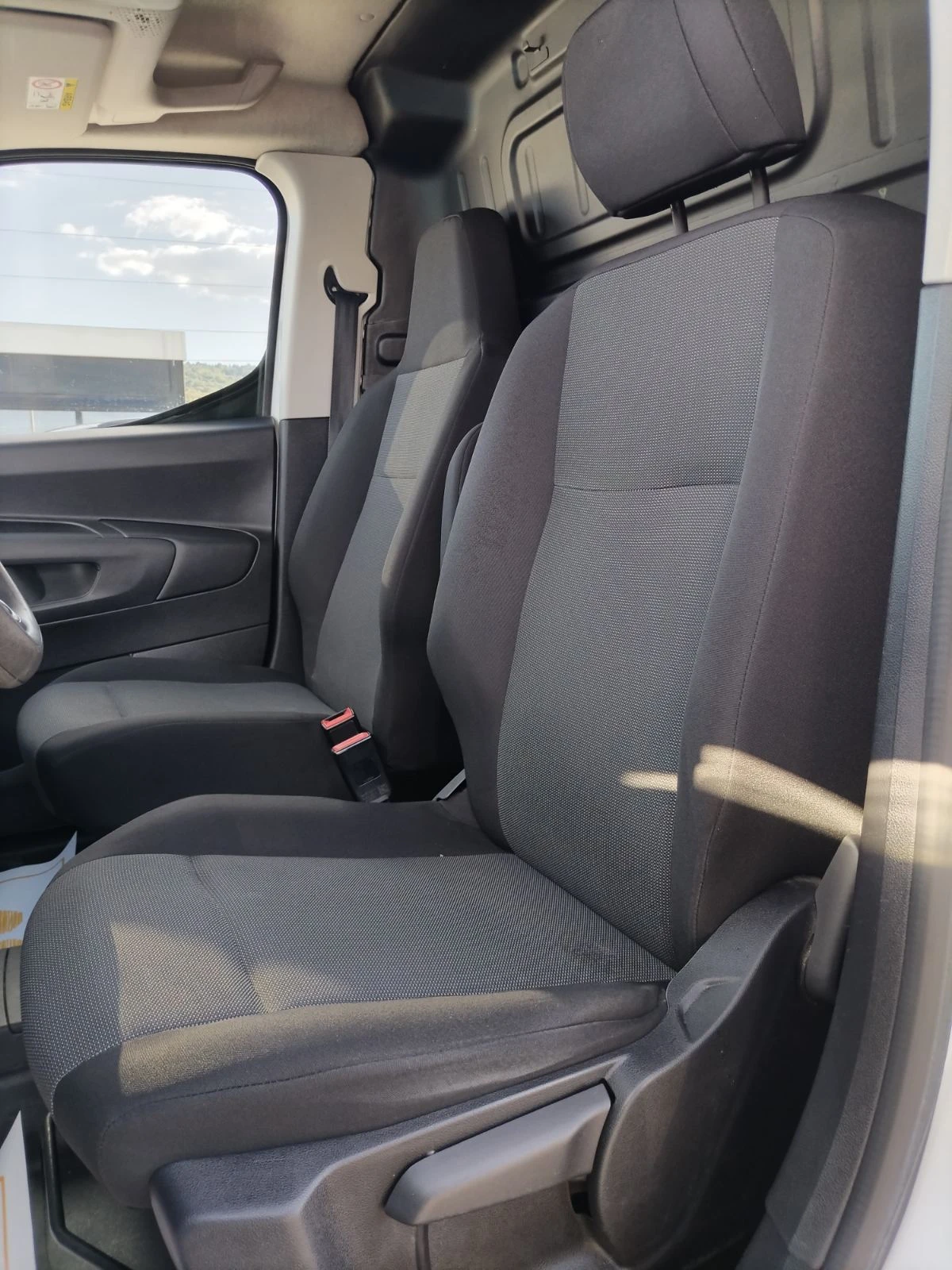 Citroen Berlingo 1.5HDI/102к.с., снимка 12 - Автомобили и джипове - 56130450