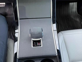 Land Rover Range Rover Velar * Dynamic SE * CARFAX * , снимка 13