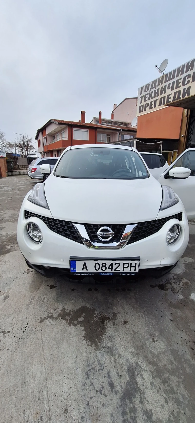 Nissan Juke 1.6 бензин Автоматик, снимка 9 - Автомобили и джипове - 48670837