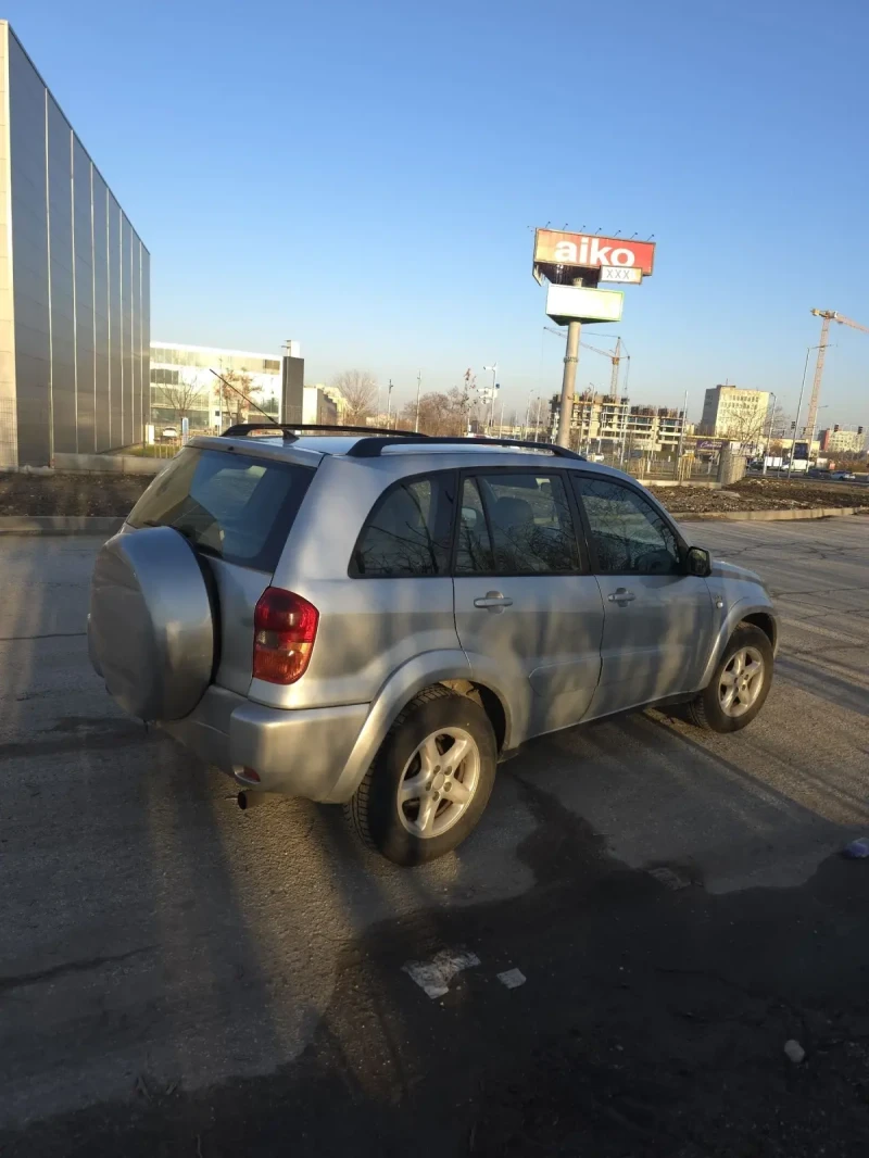 Toyota Rav4 D4D, снимка 3 - Автомобили и джипове - 48784552