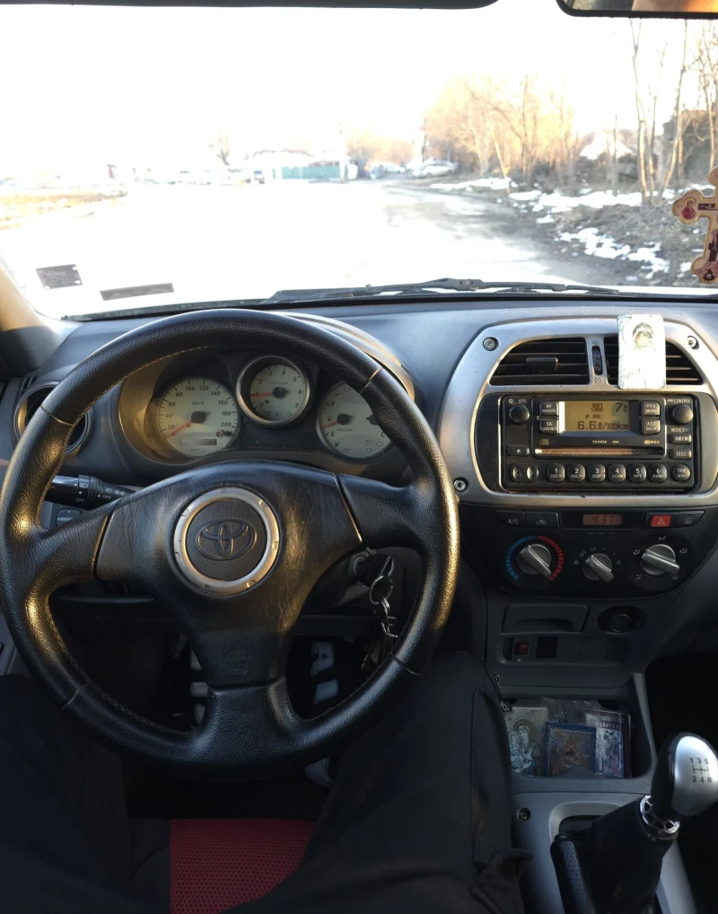 Toyota Rav4 D4D, снимка 4 - Автомобили и джипове - 48784552