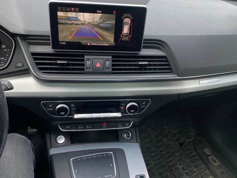 Audi Q5 Technik* S-line* Подгрев* Пано, снимка 8 - Автомобили и джипове - 52317868