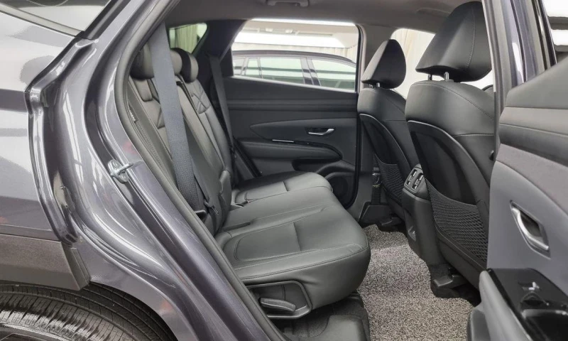 Hyundai Tucson Gasoline 1.6 Turbo 2WD Premium, снимка 12 - Автомобили и джипове - 52046399