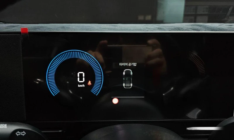 Hyundai Kona Gasoline 1.6 Turbo 2WD Premium, снимка 8 - Автомобили и джипове - 52113245