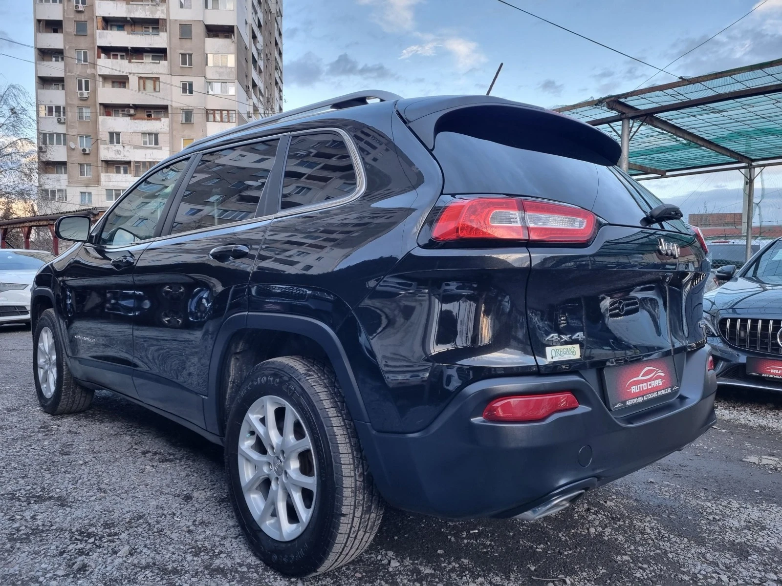 Jeep Cherokee 3.2 V6 - изображение 6