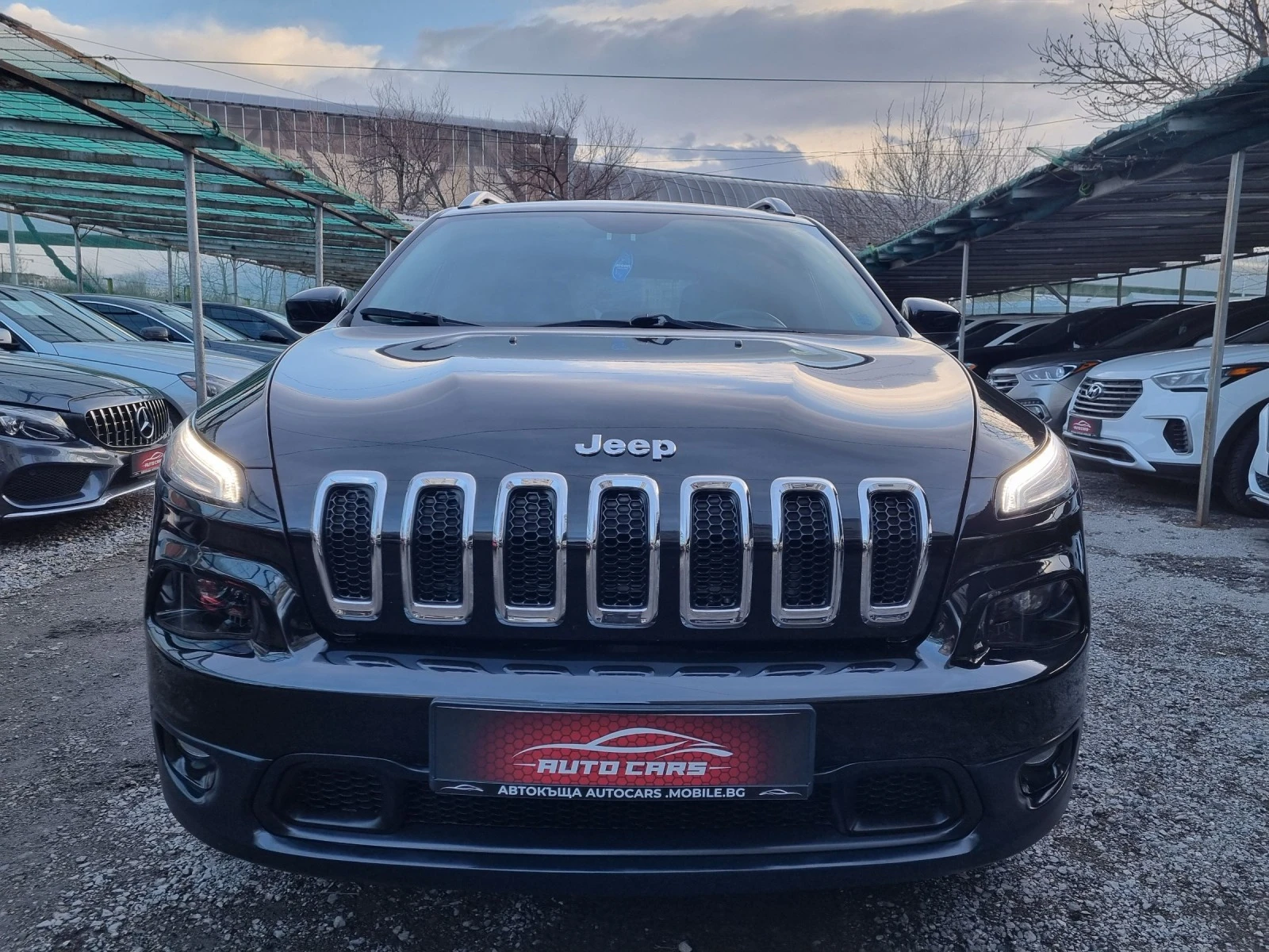 Jeep Cherokee 3.2 V6 - изображение 2