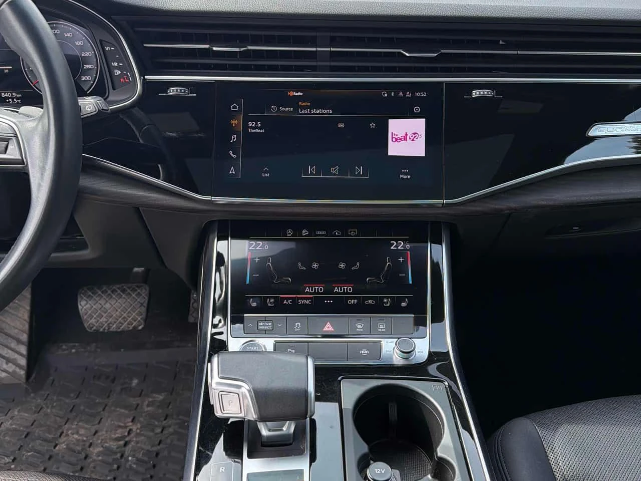 Audi Q7 * Progressiv * B&O * ОБДУХВАНЕ * ПАНО * 2 КЛЮЧА * , снимка 9 - Автомобили и джипове - 54092760