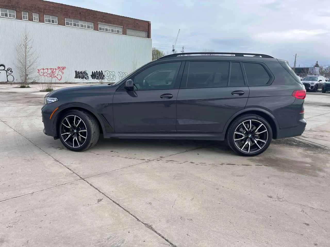 BMW X7 * xDrive40i * ПОДГРЕВИ * 360 * PANO * CARFAX, снимка 2 - Автомобили и джипове - 54393600