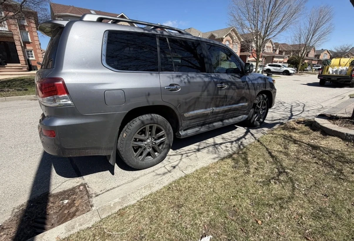 Lexus LX 570 MARK LEVINSON/РЕВИЗИРАНО ОКАЧВАНЕ/СЕРВИЗНА ИСТОРИЯ, снимка 3 - Автомобили и джипове - 54682412