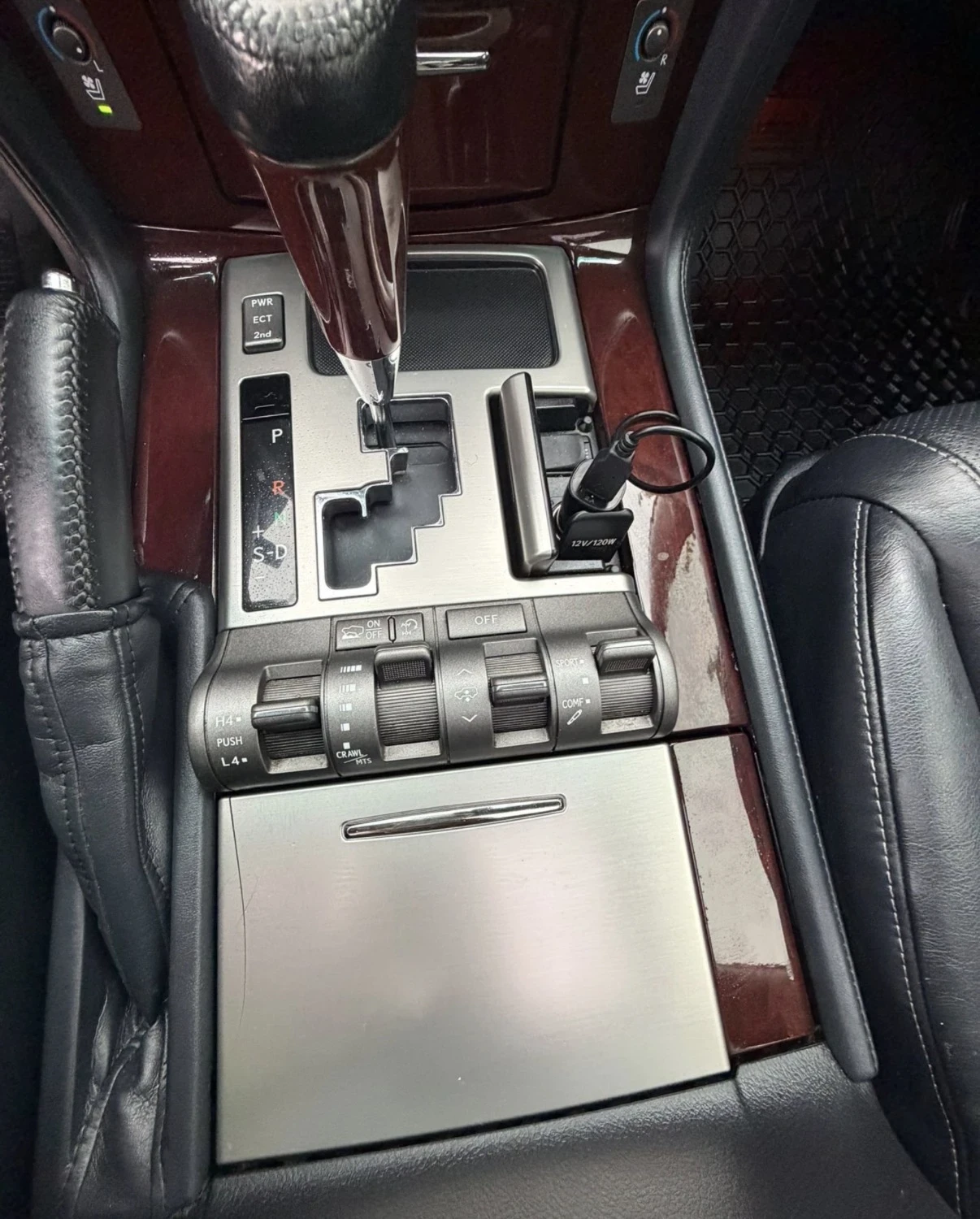 Lexus LX 570 MARK LEVINSON/РЕВИЗИРАНО ОКАЧВАНЕ/СЕРВИЗНА ИСТОРИЯ, снимка 8 - Автомобили и джипове - 54682412