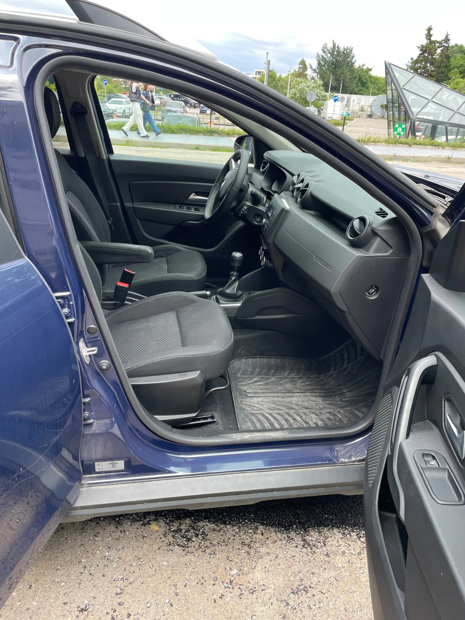 Dacia Duster 1.5dCi, снимка 4 - Автомобили и джипове - 54922377