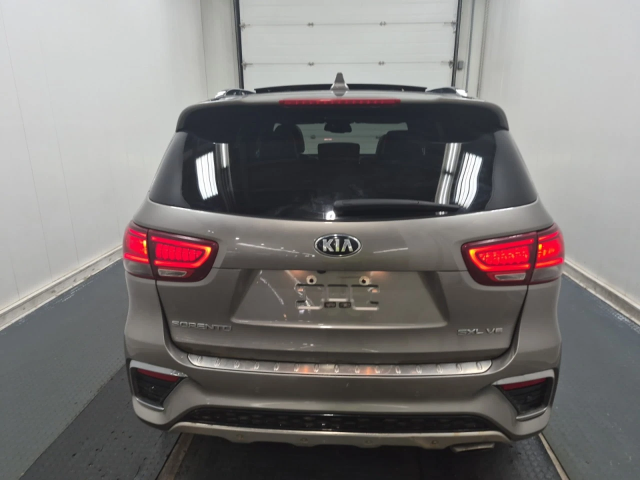 Kia Sorento SXL LIMITED* Обдухване* Подгрев* Пано* 360* Камера, снимка 4 - Автомобили и джипове - 54957663