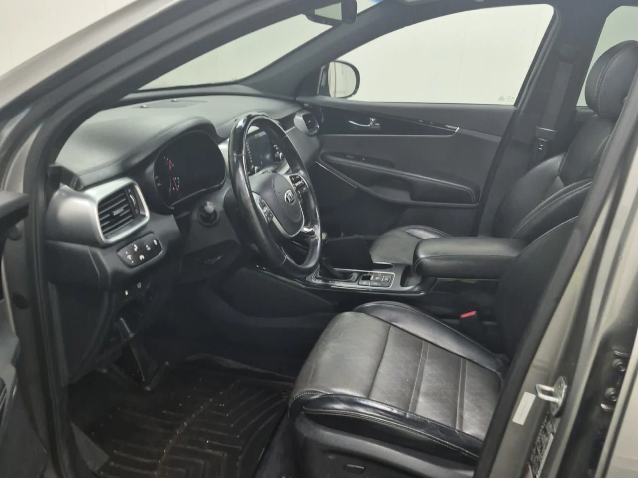 Kia Sorento SXL LIMITED* Обдухване* Подгрев* Пано* 360* Камера, снимка 6 - Автомобили и джипове - 54957663