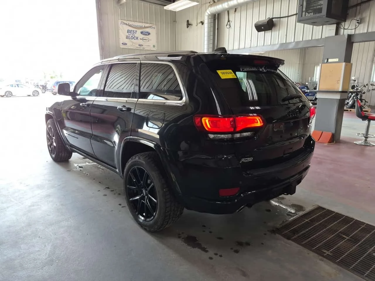 Jeep Grand cherokee * LAREDO * АВТОКРЕДИТ БЕЗ ПЪРВОНАЧАЛНА ВНОСКА* , снимка 4 - Автомобили и джипове - 55736850