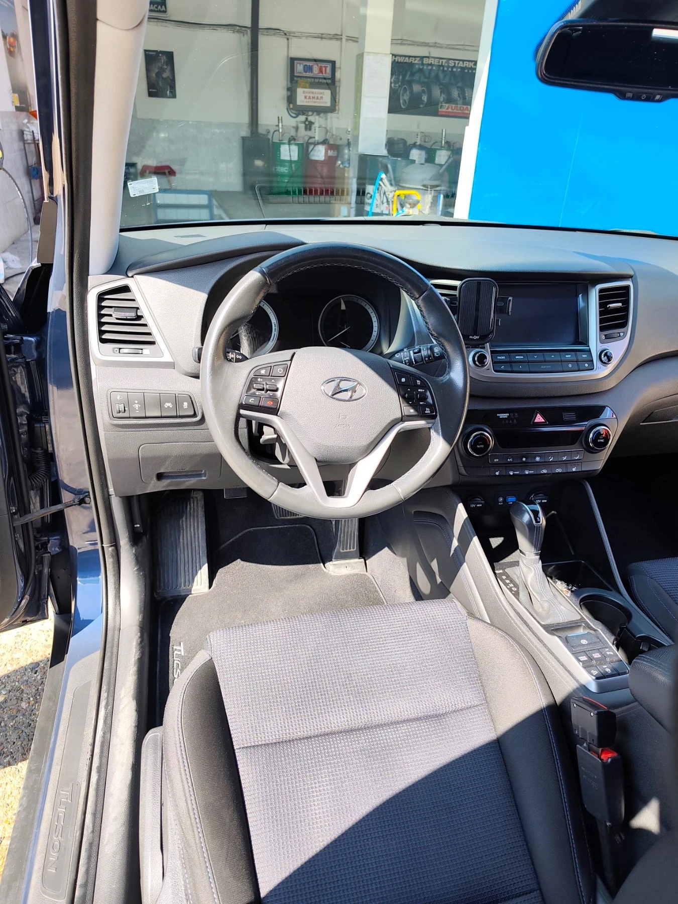 Hyundai Tucson, снимка 11 - Автомобили и джипове - 56016375