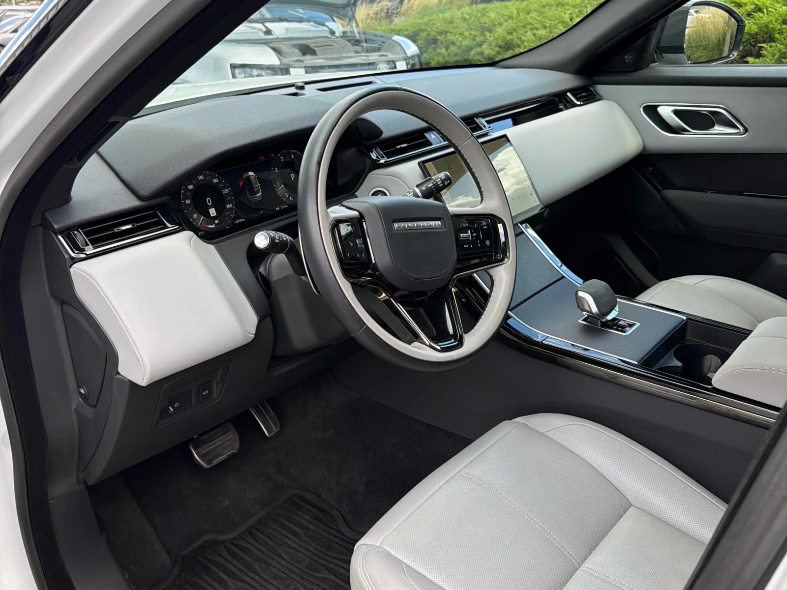 Land Rover Range Rover Velar * Dynamic SE * CARFAX * , снимка 5 - Автомобили и джипове - 56120871