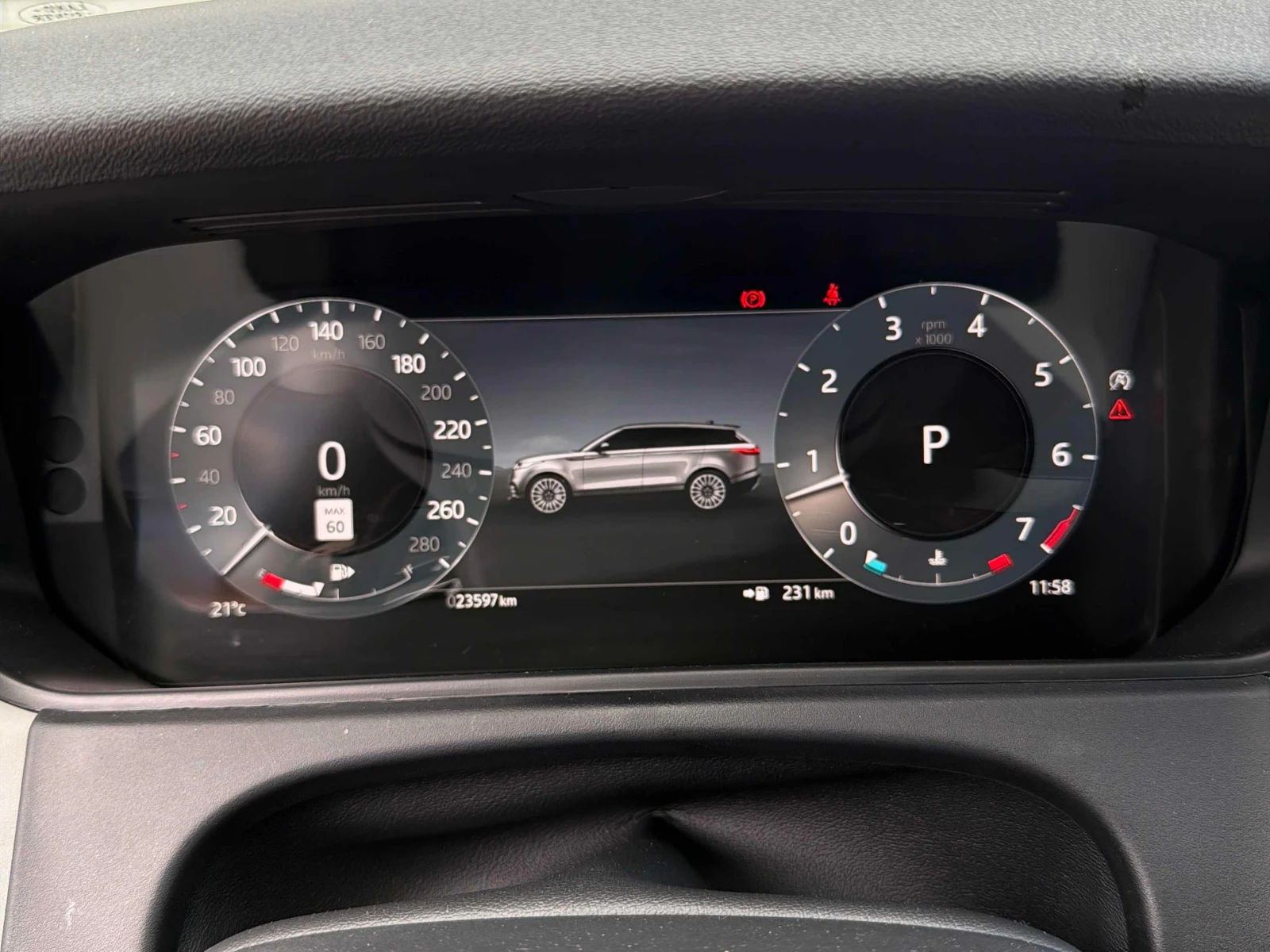Land Rover Range Rover Velar * Dynamic SE * CARFAX * , снимка 8 - Автомобили и джипове - 56120871