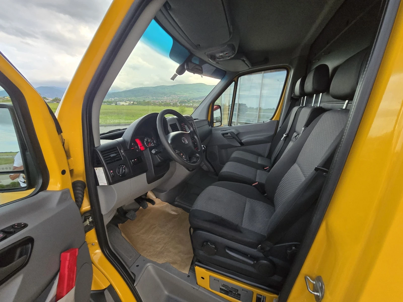 VW Crafter 2.0TDi - изображение 9