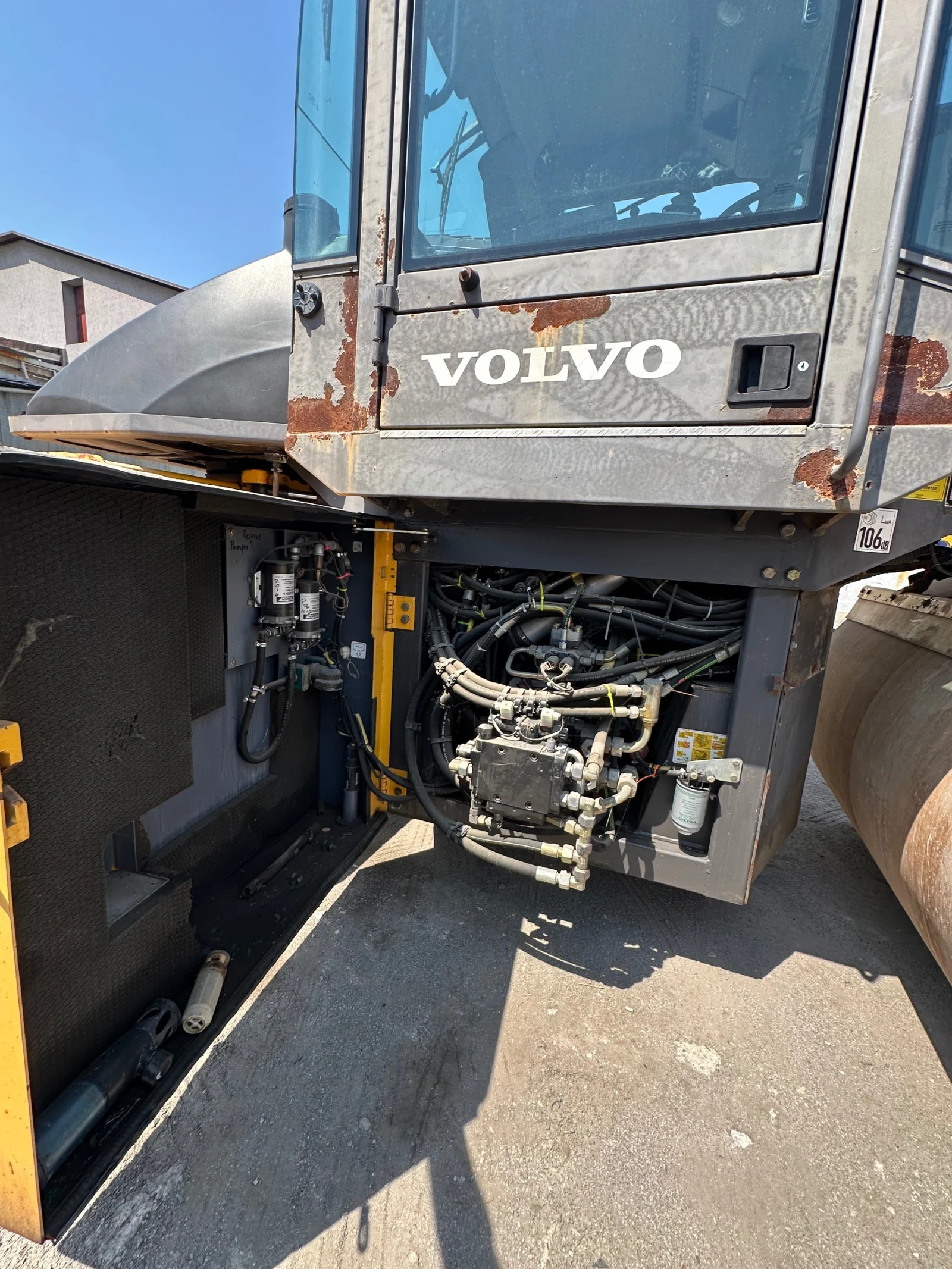 Машини за асфалт Volvo DD95 - изображение 8
