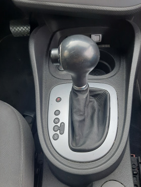Seat Leon 1.6 TDI, снимка 13 - Автомобили и джипове - 42721131