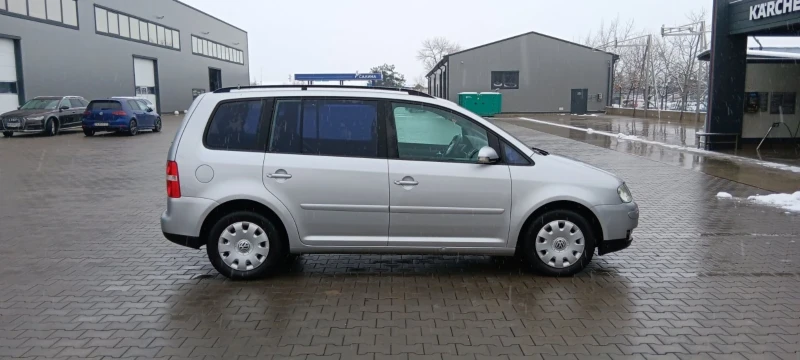 VW Touran 1.6 102hp, снимка 4 - Автомобили и джипове - 48693920