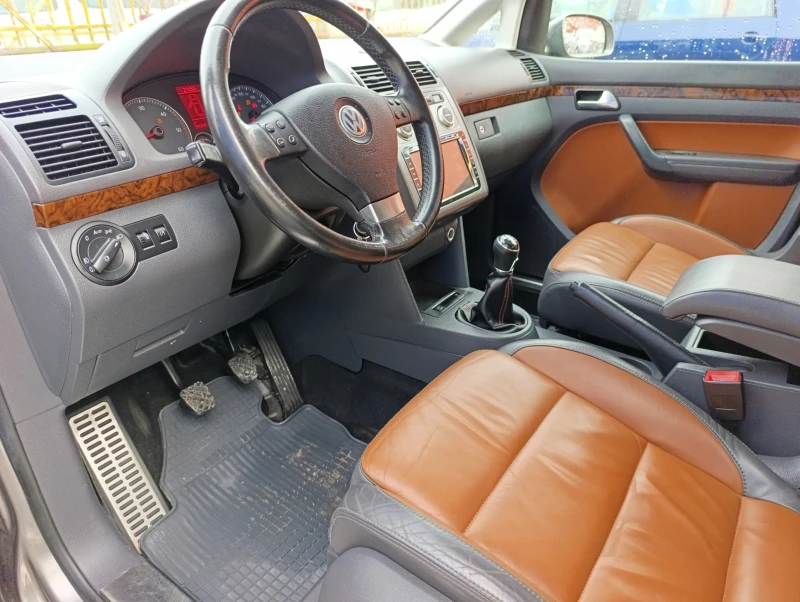 VW Touran 2.0TDI 170k.c., снимка 13 - Автомобили и джипове - 52650642