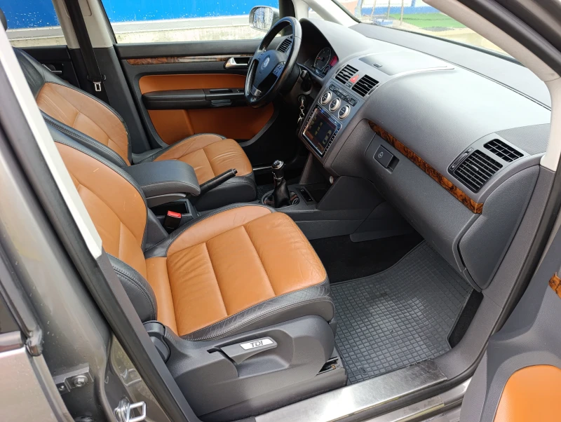 VW Touran 2.0TDI 170k.c., снимка 14 - Автомобили и джипове - 52650642