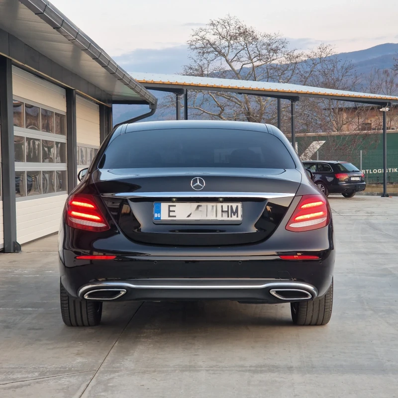 Mercedes-Benz E 220, снимка 4 - Автомобили и джипове - 52979076