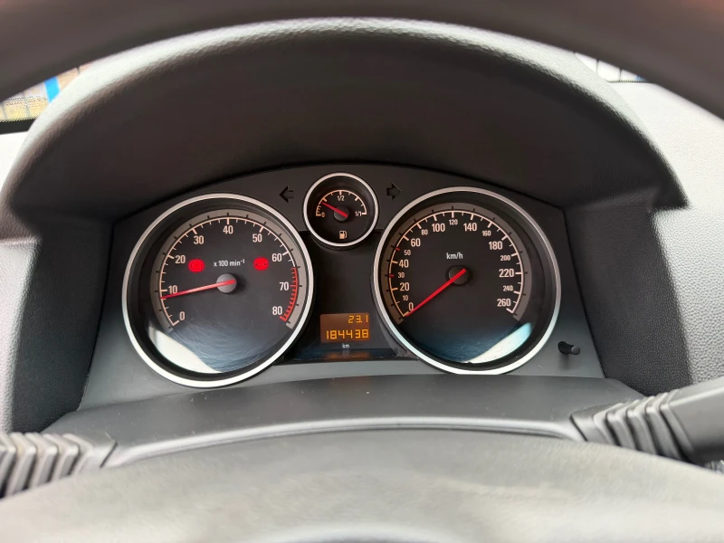 Opel Astra 1.6i, снимка 11 - Автомобили и джипове - 53294440