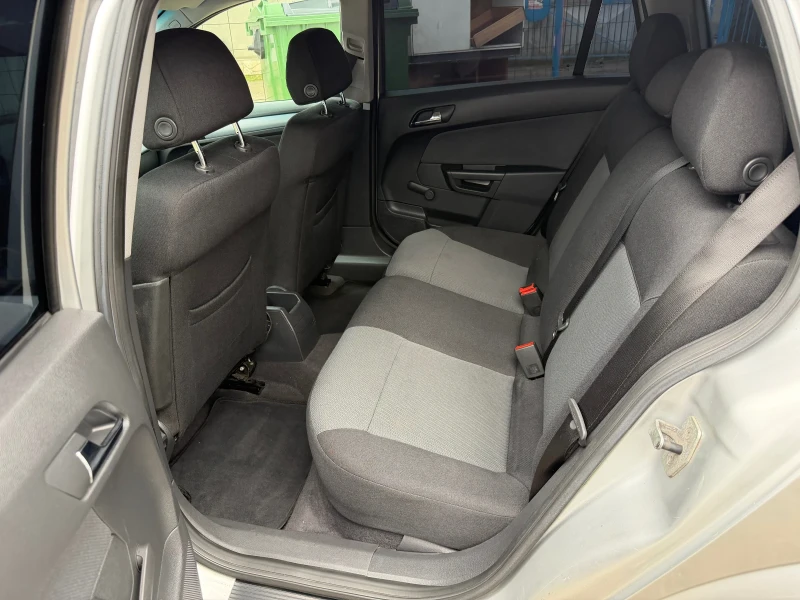 Opel Astra 1.6i, снимка 12 - Автомобили и джипове - 53294440