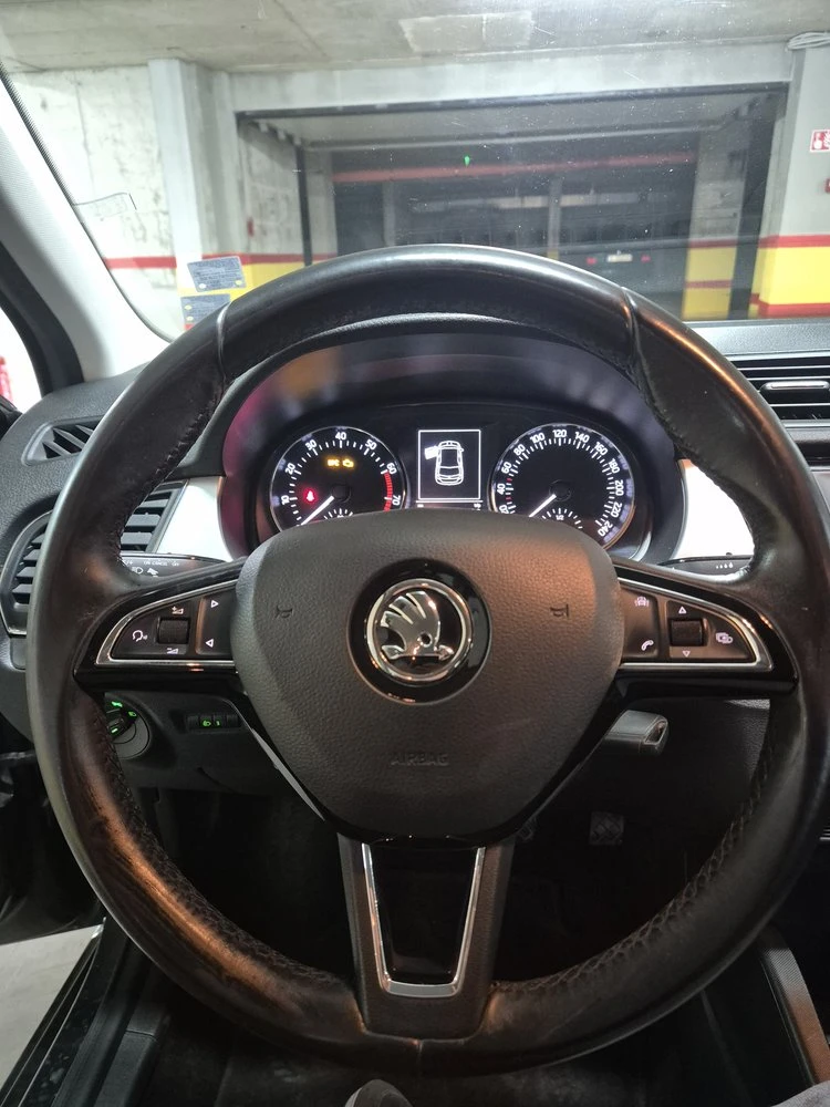 Skoda Fabia, снимка 8 - Автомобили и джипове - 54350388