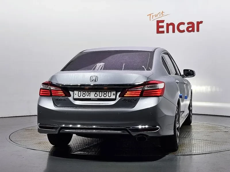 Honda Accord 2.4 - САМО 30% АВАНС, снимка 16 - Автомобили и джипове - 56220008