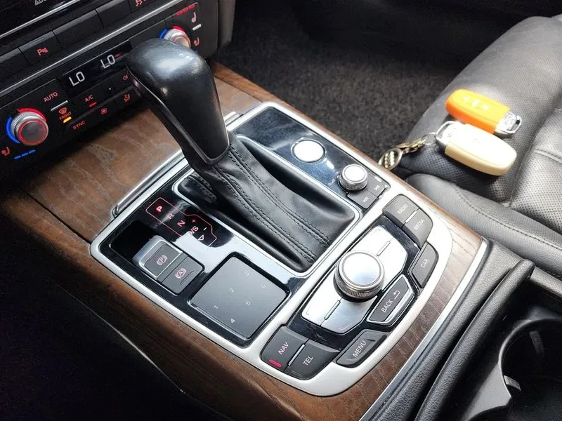 Audi A6 RS OPTIC/ PANORAMA/PREMIUM, снимка 9 - Автомобили и джипове - 56426368