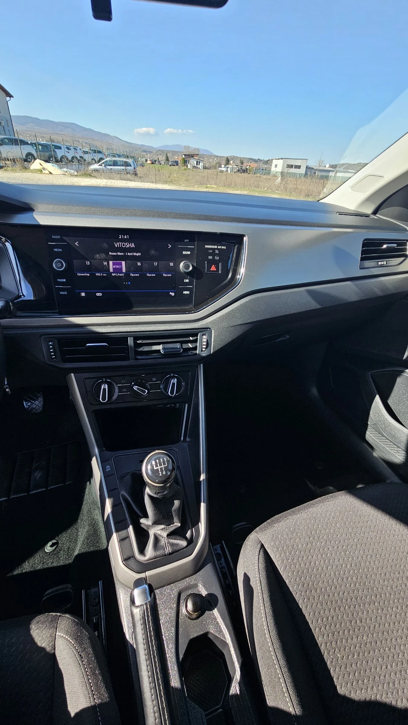 VW Polo 1.2 turbo, снимка 7 - Автомобили и джипове - 54214565