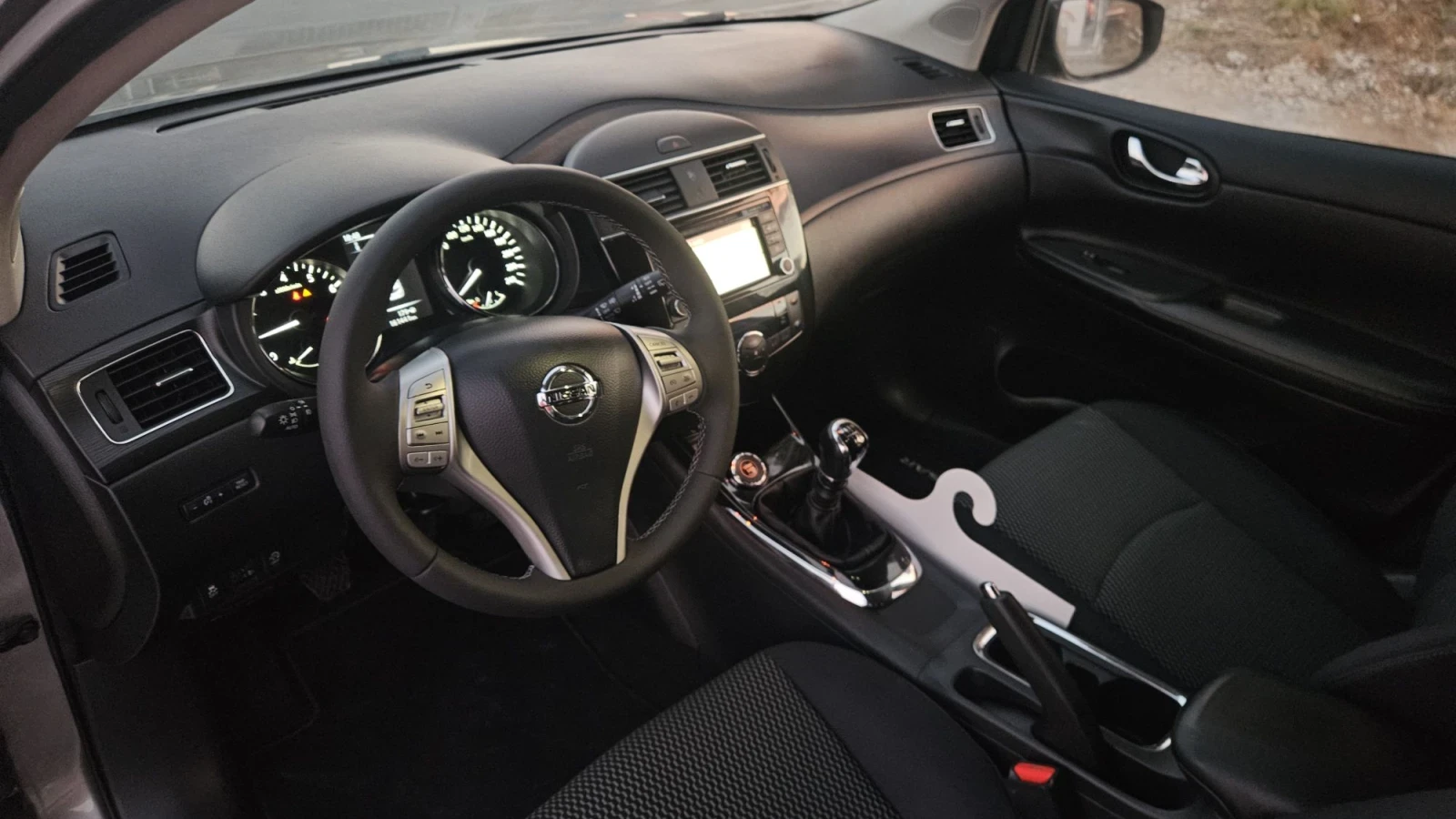 Nissan Pulsar 1.2i Tekna, снимка 5 - Автомобили и джипове - 56657008