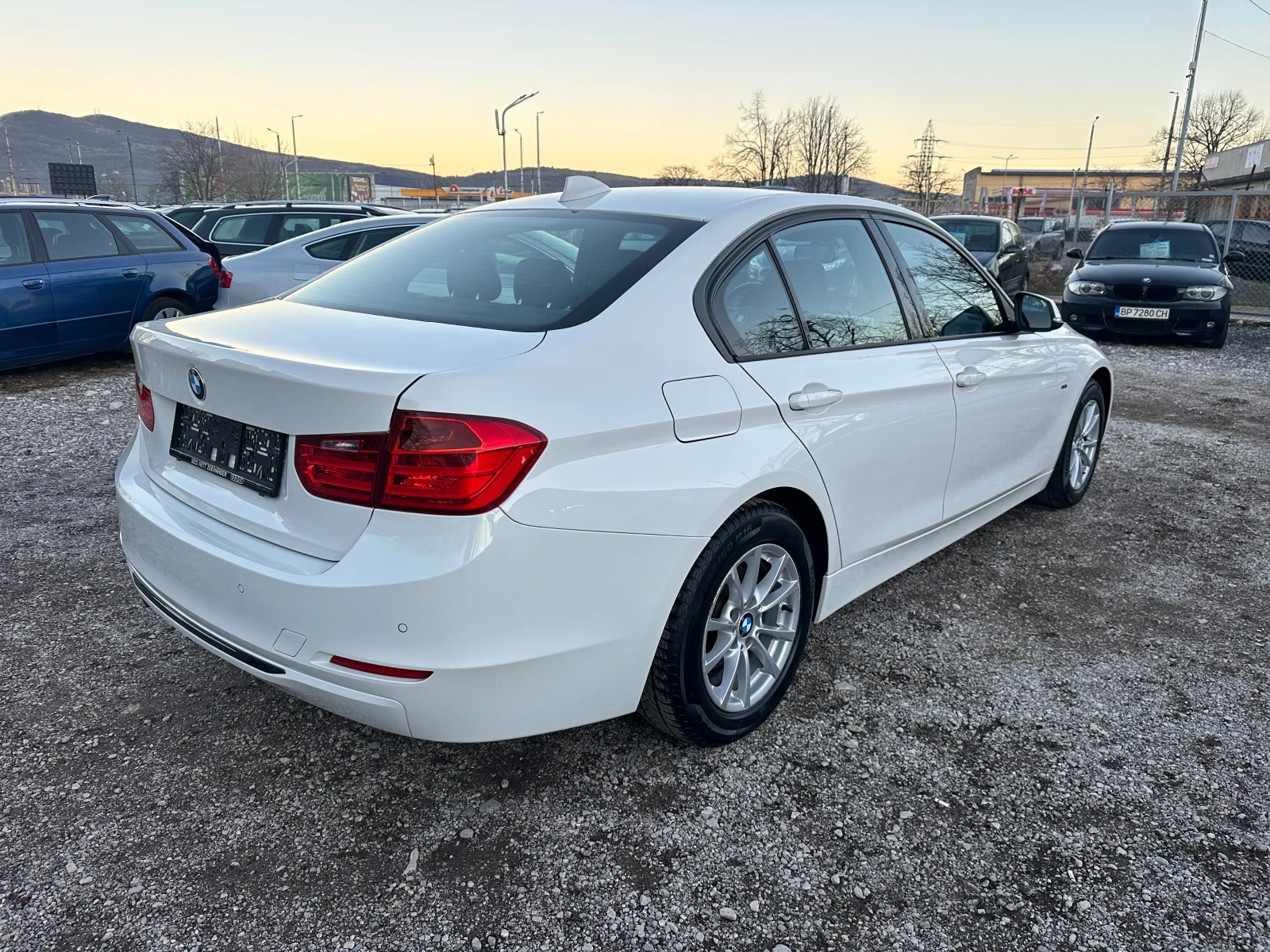 BMW 320 2.0TDI 143kc 4X4 КАТО НОВА - изображение 3